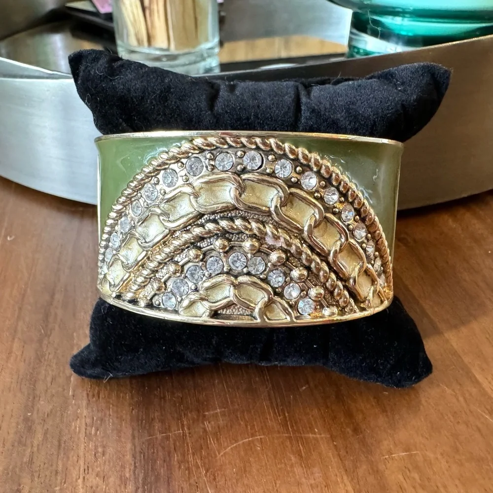 Retro Chain Design Wide Clamper Bracelet